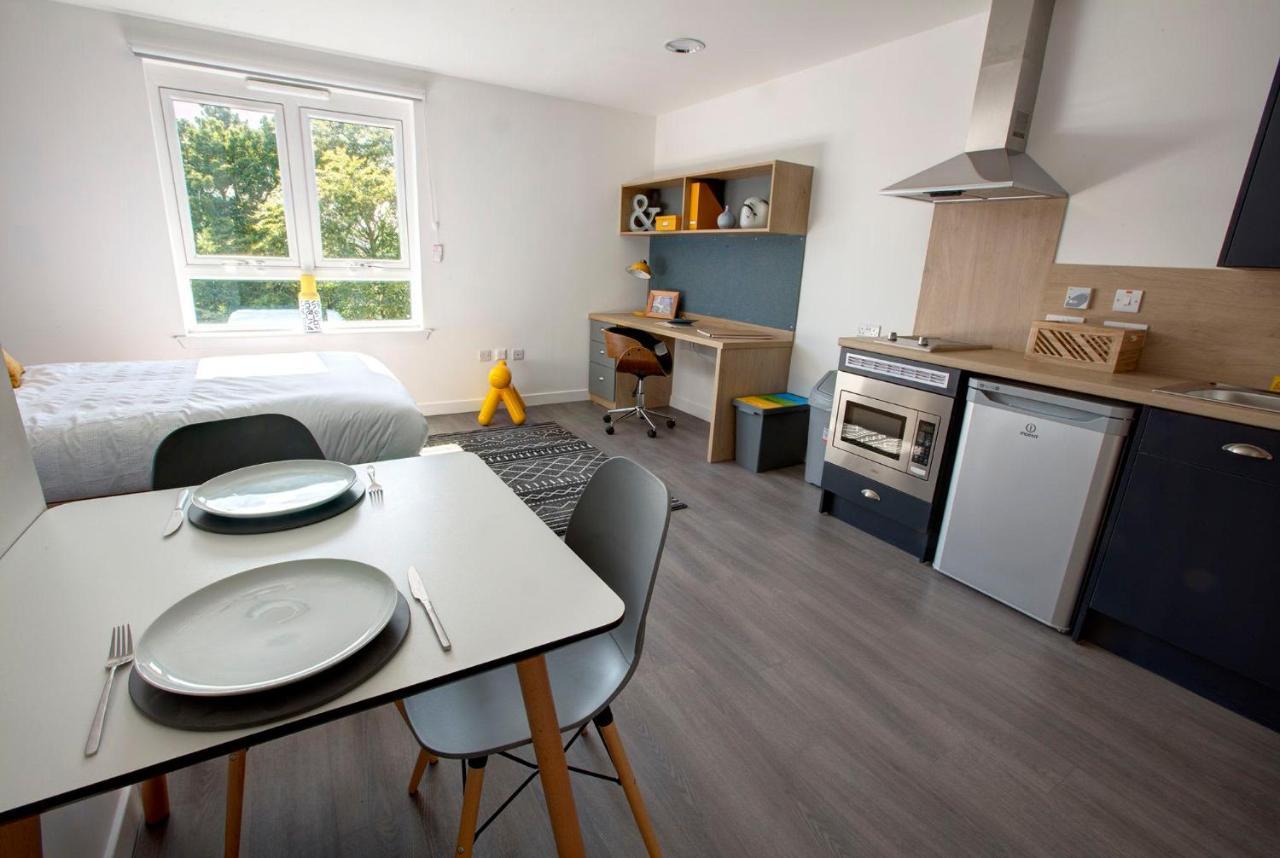 Spacious Studios And Ensuites At Caledon Court In Aberdeen Apartment