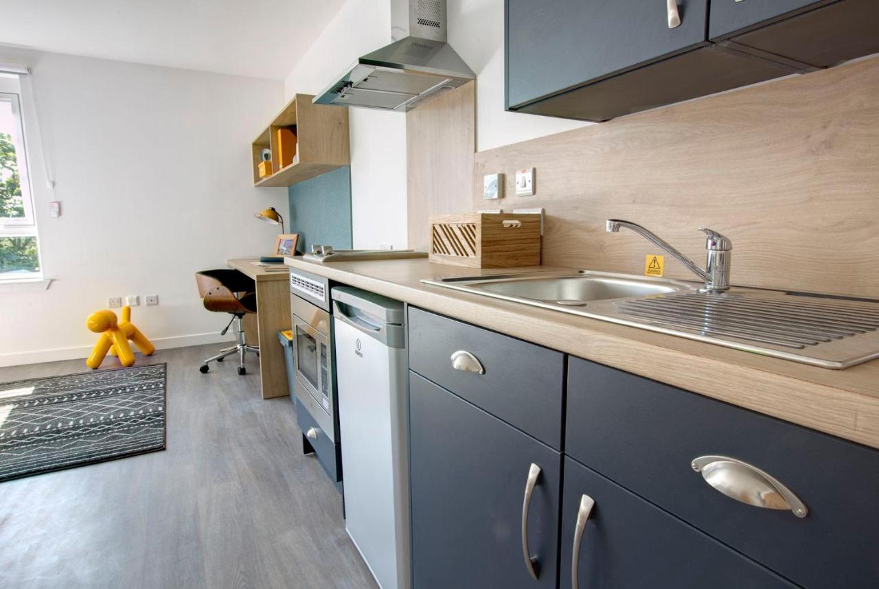 Spacious Studios And Ensuites At Caledon Court In Aberdeen Apartment